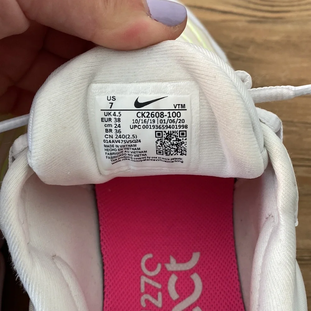 Women’s Nike Air Max 270 - Picture 7 of 7